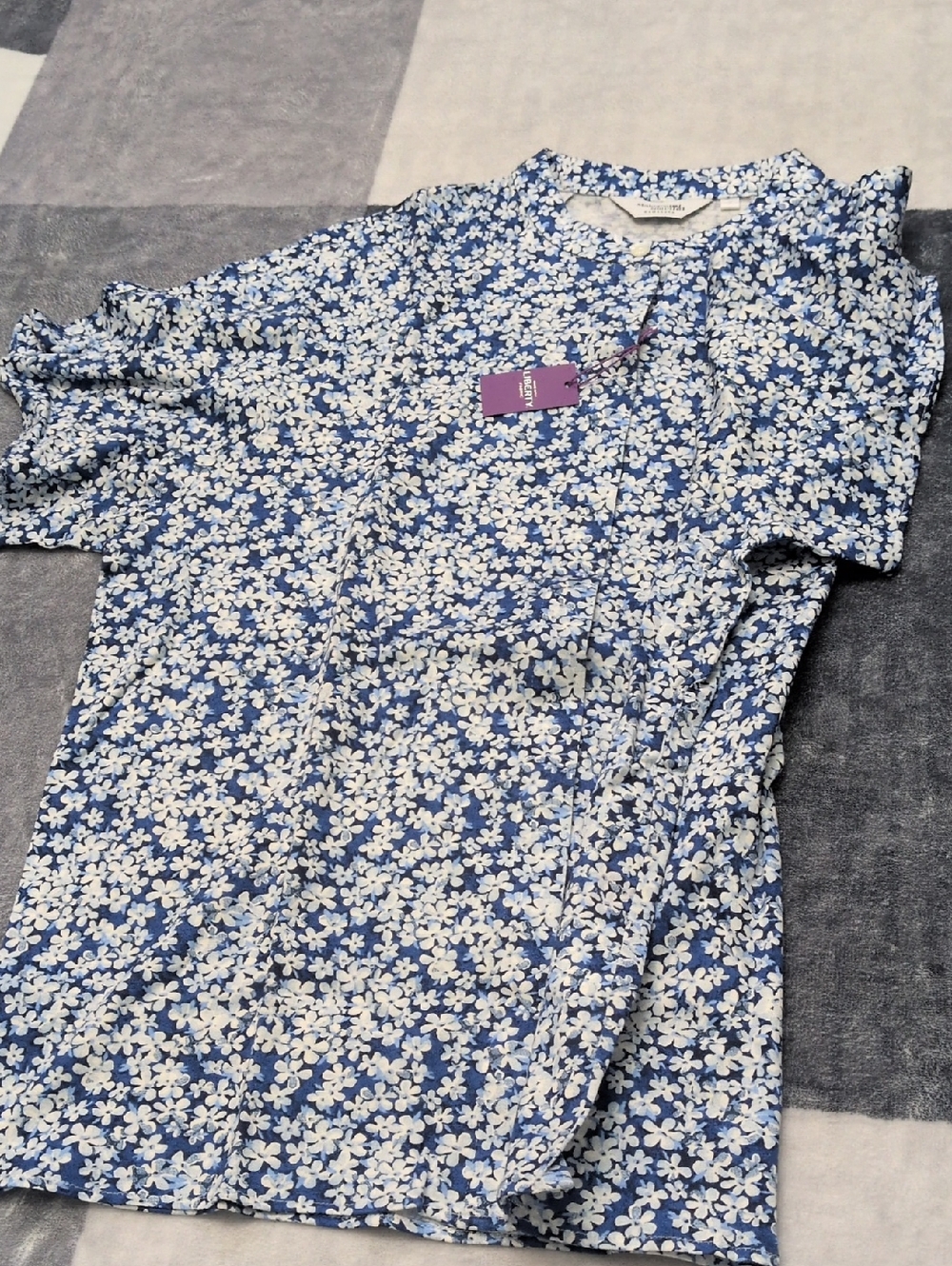 Floral Short-Sleeve Blouse - Blue & White